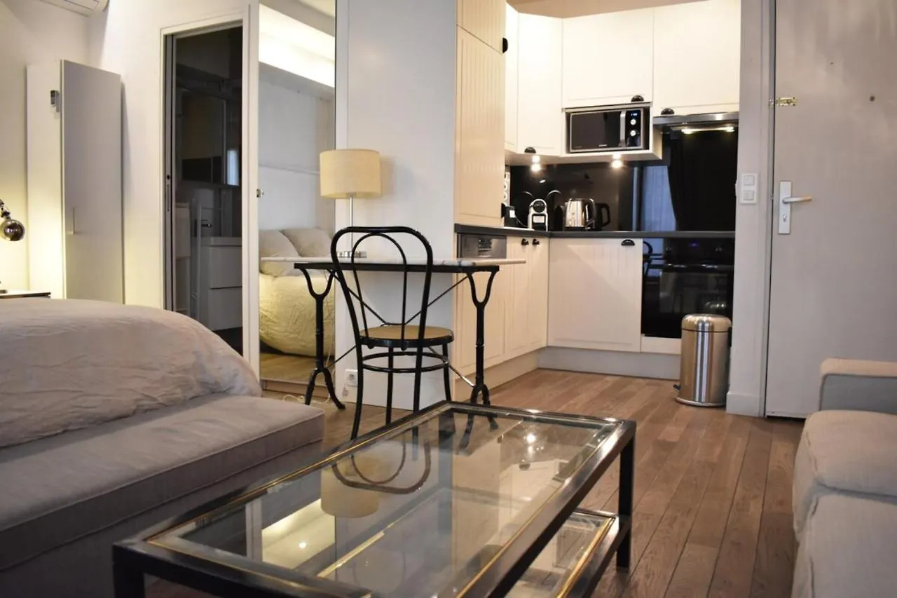 Charming Studio Near Republique And Le Marais Paris